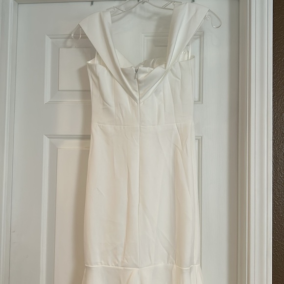 Mermaid Off-Shoulder Mermaid Dress - Picture 7 of 10